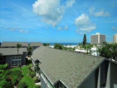 Siesta Key Updated Unit 2 Bedrooms 125 yards from Beach